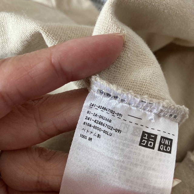 UNIQLO(ユニクロ)のフレンチスリーブ　tシャツ　ベージュ レディースのトップス(Tシャツ(半袖/袖なし))の商品写真