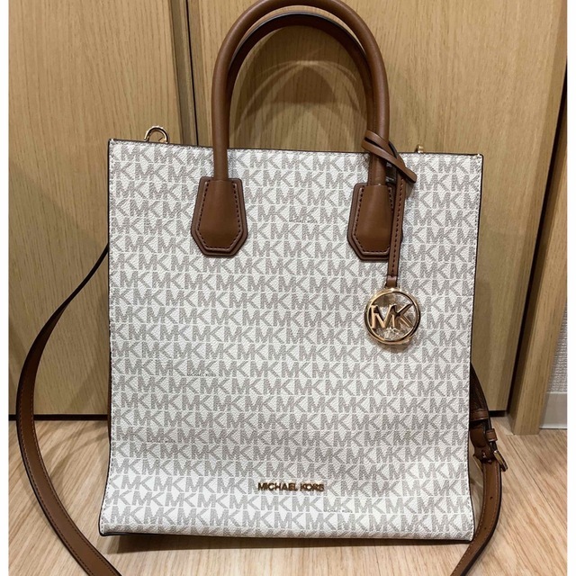 Michael Kors(マイケルコース)のマイケルコース＊ショルダーバッグ*シグネチャー*バニラ レディースのバッグ(ショルダーバッグ)の商品写真