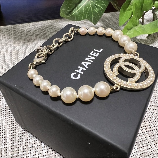 シャネル ココマーク ハート パール ラインストーン ブレスレット ゴールド ブラック ホワイト 黒 白 AB9390 箱付 CHANEL（新品・未使用品）