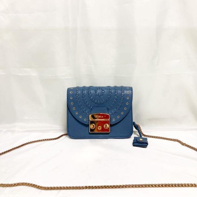 美品 FURLA フルラ メトロポリス チェーン ショルダーバッグ ブルー | フリマアプリ ラクマ