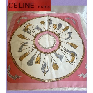 セリーヌ(celine)のセリーヌ　大判　ベルト、装飾金具柄ピンク系　スカーフ(バンダナ/スカーフ)