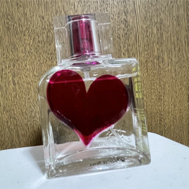 ラブリースウィートシックスティーン　香水　オードパルファム コスメ/美容の香水(香水(女性用))の商品写真