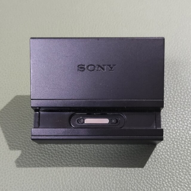 Xperia(エクスペリア)のXPERIA Z1 卓上ホルダ スマホ/家電/カメラのスマートフォン/携帯電話(その他)の商品写真