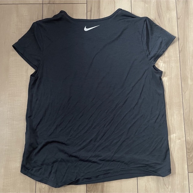 NIKE(ナイキ)のNIKE Tシャツ レディースのトップス(Tシャツ(半袖/袖なし))の商品写真