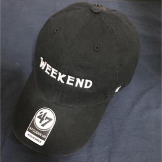 フォーティセブン(47 Brand)の WEEKEND ブラック　キャップ　(キャップ)