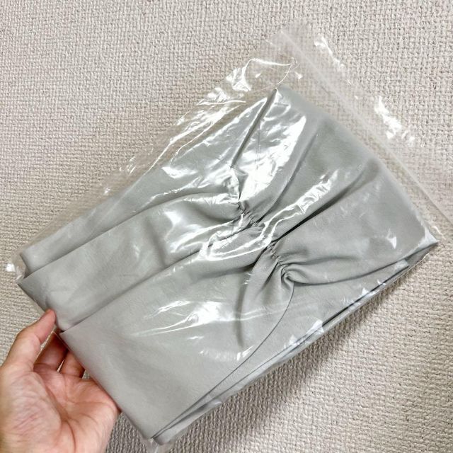 Million Carats(ミリオンカラッツ)の新品未使用⭐️フェイクレザーショートパンツ　ミリオンカラッツ　グレー　ベルト付き レディースのパンツ(ショートパンツ)の商品写真