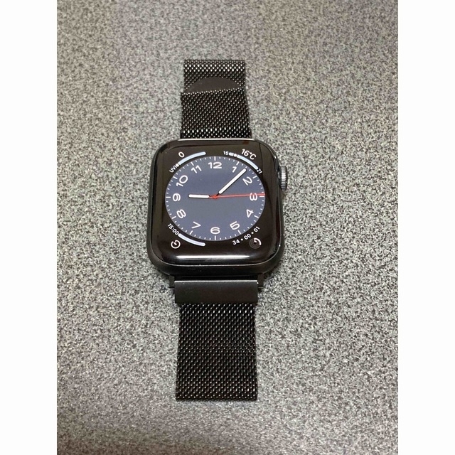 Apple(アップル)のAPPLE WATCH SE GPSモデル SGAL MKQ63J/A メンズの時計(腕時計(デジタル))の商品写真