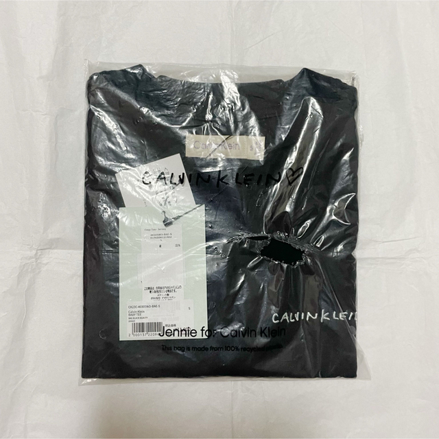 Calvin Klein(カルバンクライン)のJennie for Calvin Klein Tシャツ 黒 S ブラック レディースのトップス(Tシャツ(半袖/袖なし))の商品写真