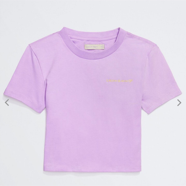 Calvin Klein(カルバンクライン)のJennie for Calvin Klein Tシャツ 紫 S ライラック レディースのトップス(Tシャツ(半袖/袖なし))の商品写真