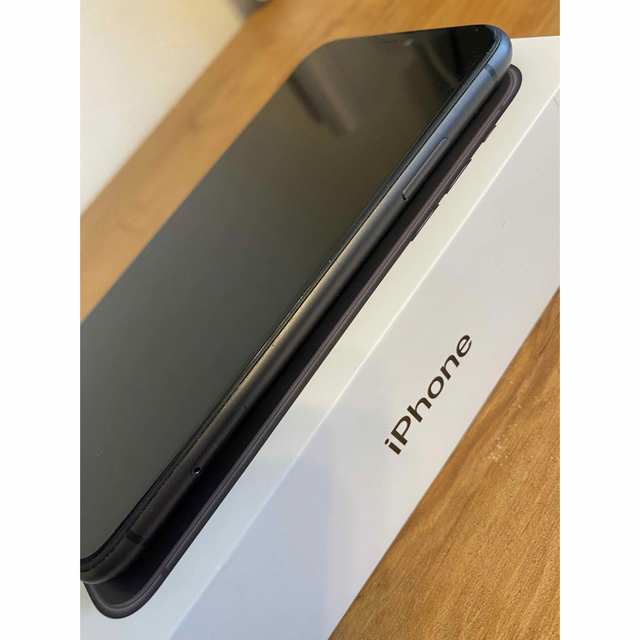 iPhone11 64GB ブラック 4