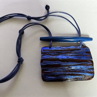 ハンドメイド　木製ネックレス　(ネックレス)