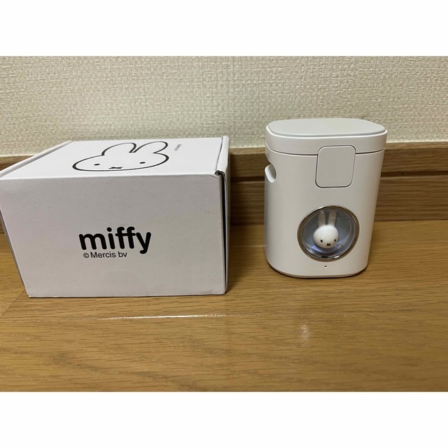 miffy(ミッフィー)のミッフィー スピーカー付き ワイヤレス充電器 スマホ/家電/カメラのスマートフォン/携帯電話(バッテリー/充電器)の商品写真