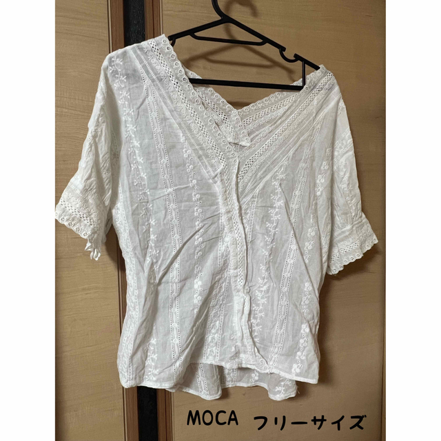 SELECT MOCA(セレクトモカ)のMOCA トップス　カットソー　半袖　レース　白 レディースのトップス(カットソー(半袖/袖なし))の商品写真