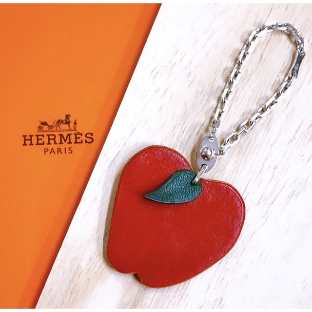 極美品 大人気 セレブ愛用 HERMES ヘルメス バッグ チャーム フルーツ