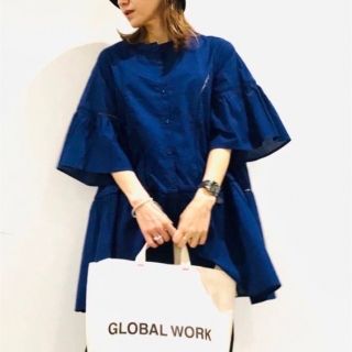 グローバルワーク(GLOBAL WORK)のGLOBAL WORKS フレアーティアードチュニックブラウス　ブルー　半袖(チュニック)