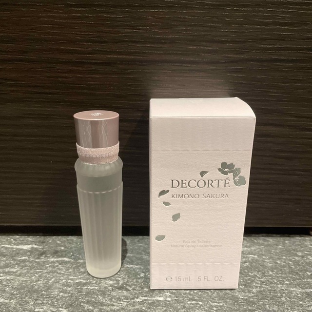 COSME DECORTE(コスメデコルテ)のコスメデコルテ　キモノサクラオードトワレ 15ml コスメ/美容の香水(香水(女性用))の商品写真