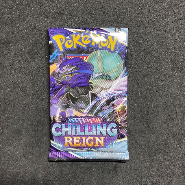 ポケモン(ポケモン)の(英語版・未開封) ポケモンカード CHILLING REIGN　１パック エンタメ/ホビーのトレーディングカード(Box/デッキ/パック)の商品写真