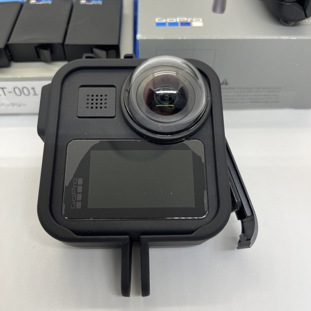 GoPro(ゴープロ)のGoPro MAX 純正バッテリー3個 純正SHORTY セット出品 防湿庫保管 スマホ/家電/カメラのカメラ(ビデオカメラ)の商品写真