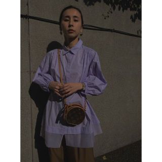 アメリヴィンテージ(Ameri VINTAGE)のAMERI GENTLE TUNIC SHIRT(シャツ/ブラウス(半袖/袖なし))