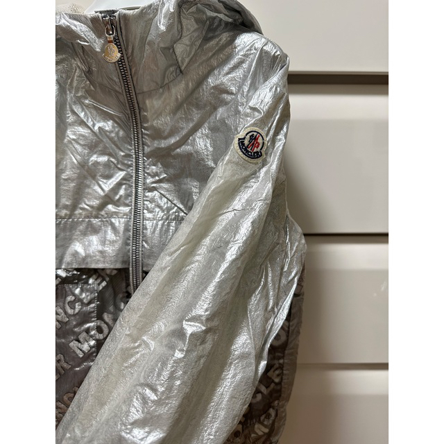 MONCLER(モンクレール)のモンクレール ナイロンパーカー 116cm 6anni キッズ キッズ/ベビー/マタニティのキッズ服男の子用(90cm~)(ジャケット/上着)の商品写真