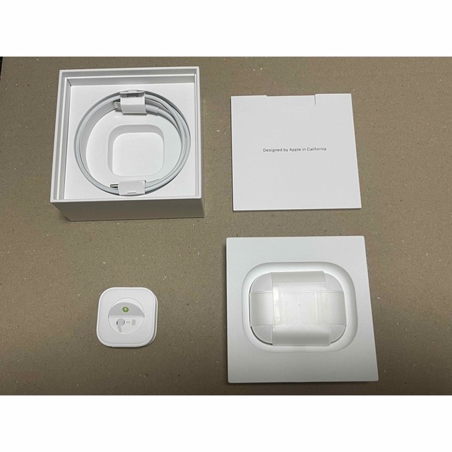 Apple(アップル)の【純正品】アップル AirPods Pro MLWK3J/A スマホ/家電/カメラのオーディオ機器(ヘッドフォン/イヤフォン)の商品写真