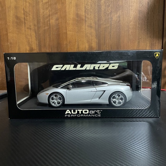 未展示品 オートアート1/18 ランボルギーニ ガヤルド 2003(シルバー
