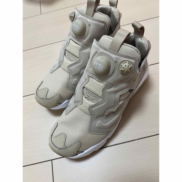 Reebok リーボック INSTAPUMP FURY OG  ベージュ