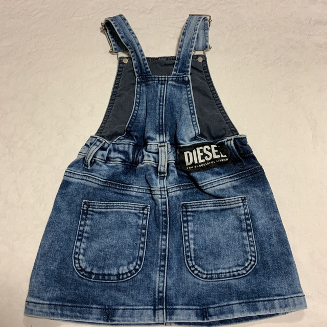 DIESEL(ディーゼル)の洗練されたデザイン　DIESELBABY　セレブキッズ　ジャンパースカート24M キッズ/ベビー/マタニティのキッズ服女の子用(90cm~)(スカート)の商品写真