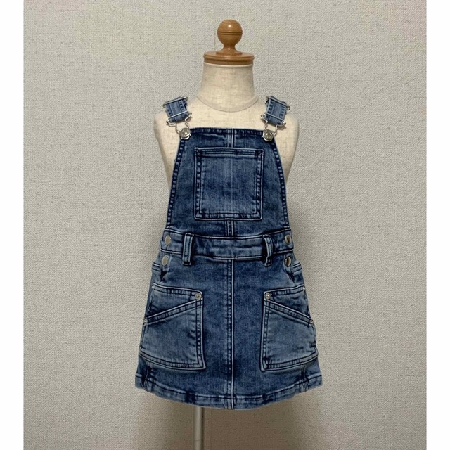 DIESEL(ディーゼル)の洗練されたデザイン　DIESELBABY　セレブキッズ　ジャンパースカート24M キッズ/ベビー/マタニティのキッズ服女の子用(90cm~)(スカート)の商品写真
