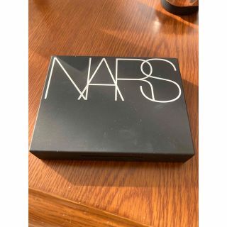 ナーズ(NARS)のNARS ライトリフレフティングセッティングパウダー(フェイスパウダー)