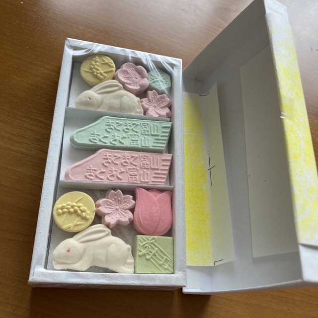 新甘撰　富山　干菓子 食品/飲料/酒の食品(菓子/デザート)の商品写真