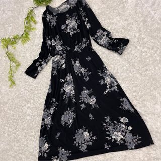 ローラアシュレイ(LAURA ASHLEY)のLaura Ashley ローラアシュレイ　花柄  ロングワンピース  長袖(ロングワンピース/マキシワンピース)