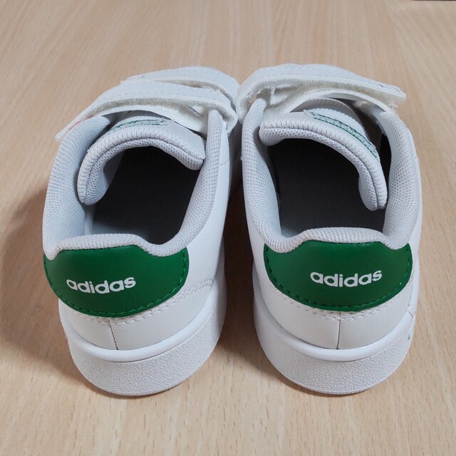 adidas(アディダス)のadidas　キッズ　シューズ キッズ/ベビー/マタニティのキッズ靴/シューズ(15cm~)(スリッポン)の商品写真