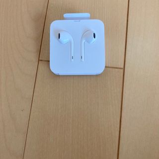 アイフォーン(iPhone)の新品!! 純正 イヤホン(ヘッドフォン/イヤフォン)