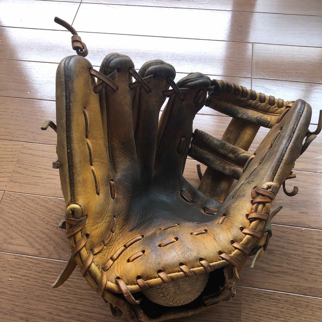 MIZUNO(ミズノ)のミズノ野球グローブ左投げ用　硬式用 スポーツ/アウトドアの野球(グローブ)の商品写真