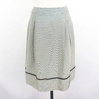 クレージュ(Courreges)のクレージュ スカート ひざ丈 フレア ボーダー タック シルク混 36 グレー(ひざ丈スカート)