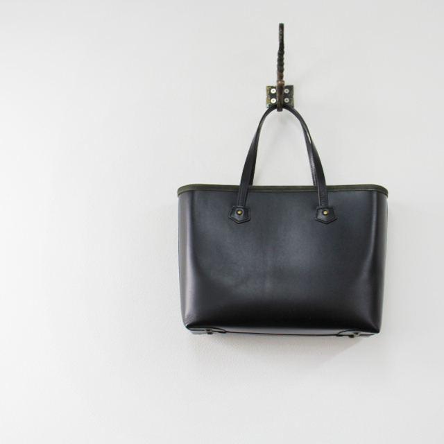 ARTS&SCIENCE - 美品 ARTS&SCIENCE アーツ&サイエンス Boxbag boxcalf