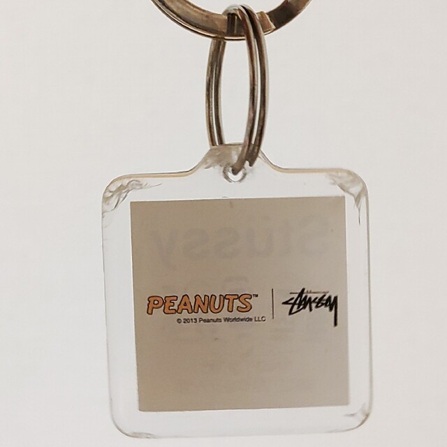 STUSSY(ステューシー)の激レア限定コラボ☆ステューシー×スヌーピーSTUSSYキーホルダーpeanuts メンズのファッション小物(キーホルダー)の商品写真