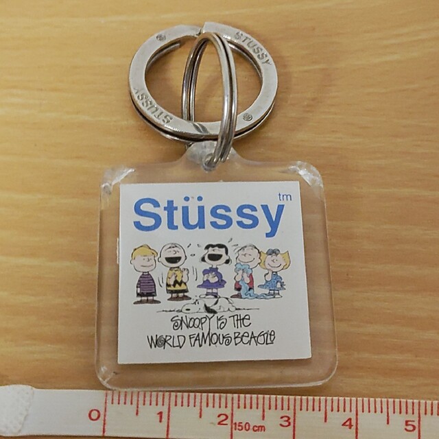 STUSSY(ステューシー)の激レア限定コラボ☆ステューシー×スヌーピーSTUSSYキーホルダーpeanuts メンズのファッション小物(キーホルダー)の商品写真