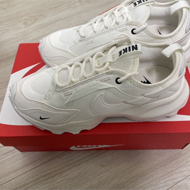 海外販売× 箱ありタグ付き新品25㌢ナイキtc7900スニーカー | dizmekaro.com