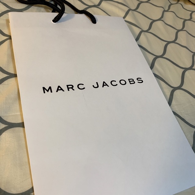 MARC JACOBS(マークジェイコブス)のMARC JACOBS 紙袋 レディースのバッグ(ショップ袋)の商品写真