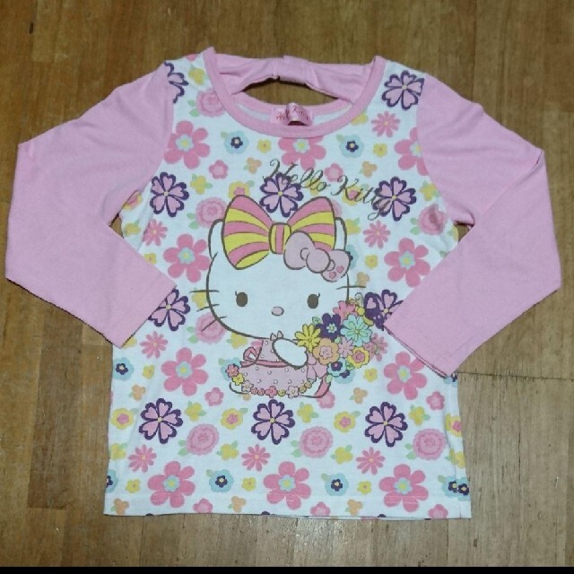 ハローキティ(ハローキティ)のキティちゃんロンT キッズ/ベビー/マタニティのキッズ服女の子用(90cm~)(Tシャツ/カットソー)の商品写真