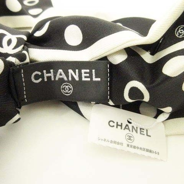 CHANEL(シャネル)の未使用 シャネル CHANEL リボン シュシュ ココマーク シルク スカーフ レディースのヘアアクセサリー(ヘアゴム/シュシュ)の商品写真