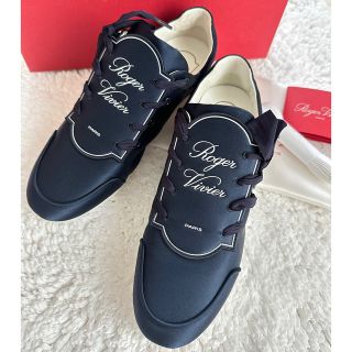 ロジェヴィヴィエ(ROGER VIVIER)の新品未使用！ロジェヴィヴィエ　サテンスニーカー　36(スニーカー)