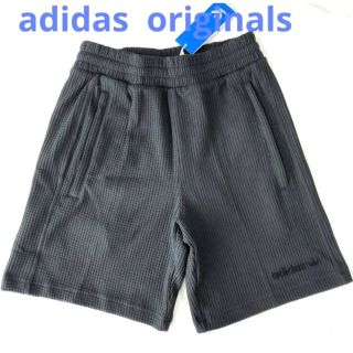 オリジナルス(Originals（adidas）)の新品未使用タグ付き　アディダスオリジナルス　ショートパンツ　ハーフパンツ　メンズ(ショートパンツ)