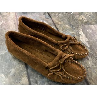 ミネトンカ(Minnetonka)のMINNETONKA ミネトンカ スエード レザー シューズ 牛革(スリッポン/モカシン)