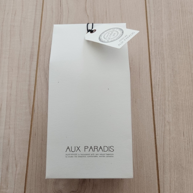 AUX PARADIS(オゥパラディ)のAUX PARADIS  ショップ袋  ギフトラッピング  非売品 レディースのバッグ(ショップ袋)の商品写真