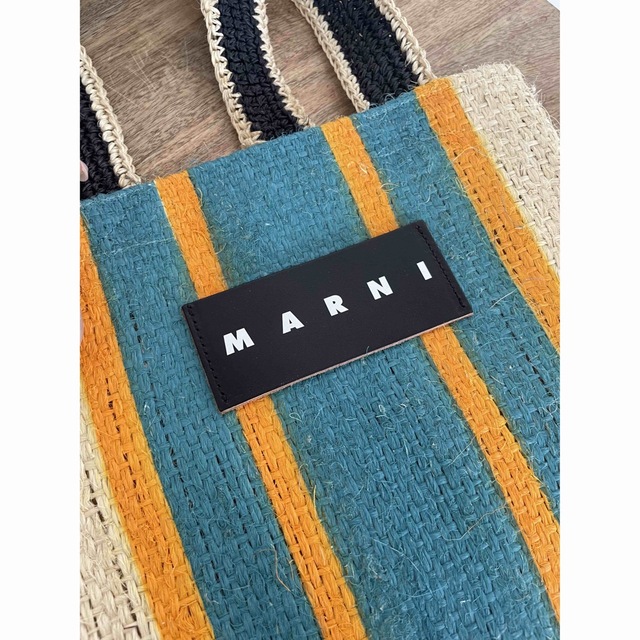 Marni(マルニ)のマルニ　カゴ　バッグ　マルニマーケット　マルチカラー　トート 未使用 レディースのバッグ(かごバッグ/ストローバッグ)の商品写真