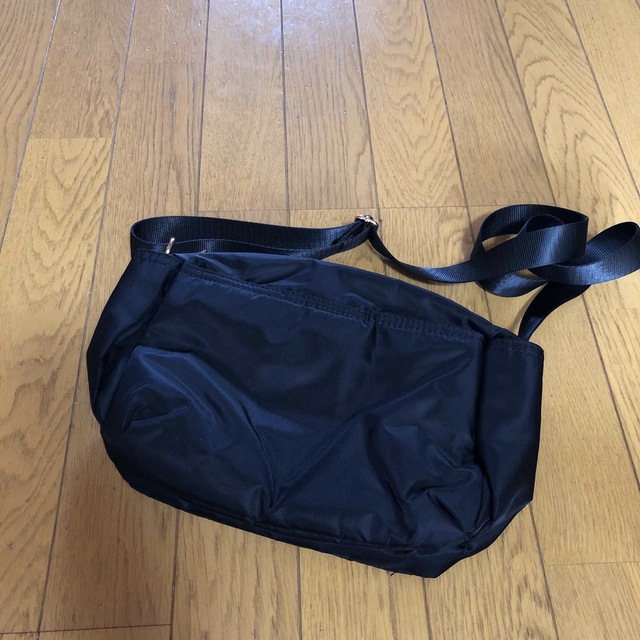GU(ジーユー)のバック レディースのバッグ(ショルダーバッグ)の商品写真