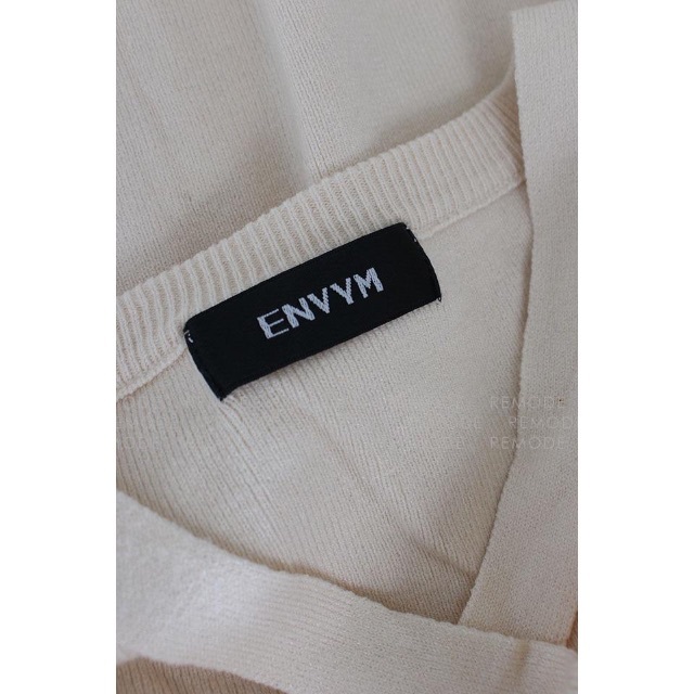 ENVYM(アンビー)のENVYM｜フロントクロスニットトップス｜MEO2102-34p6 レディースのトップス(カットソー(長袖/七分))の商品写真